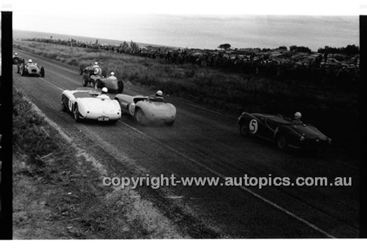 Phillip Island - 22nd April 1957 - Code 57-PD-P22457-044