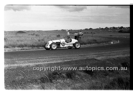 Phillip Island - 22nd April 1957 - Code 57-PD-P22457-060