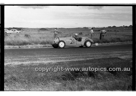 Phillip Island - 22nd April 1957 - Code 57-PD-P22457-062