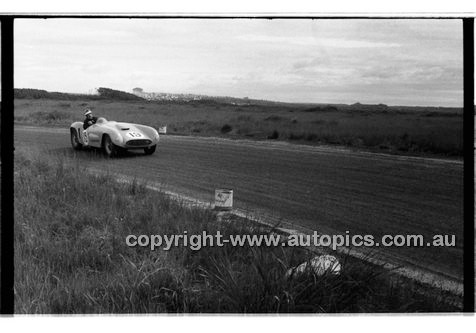 Phillip Island - 22nd April 1957 - Code 57-PD-P22457-080