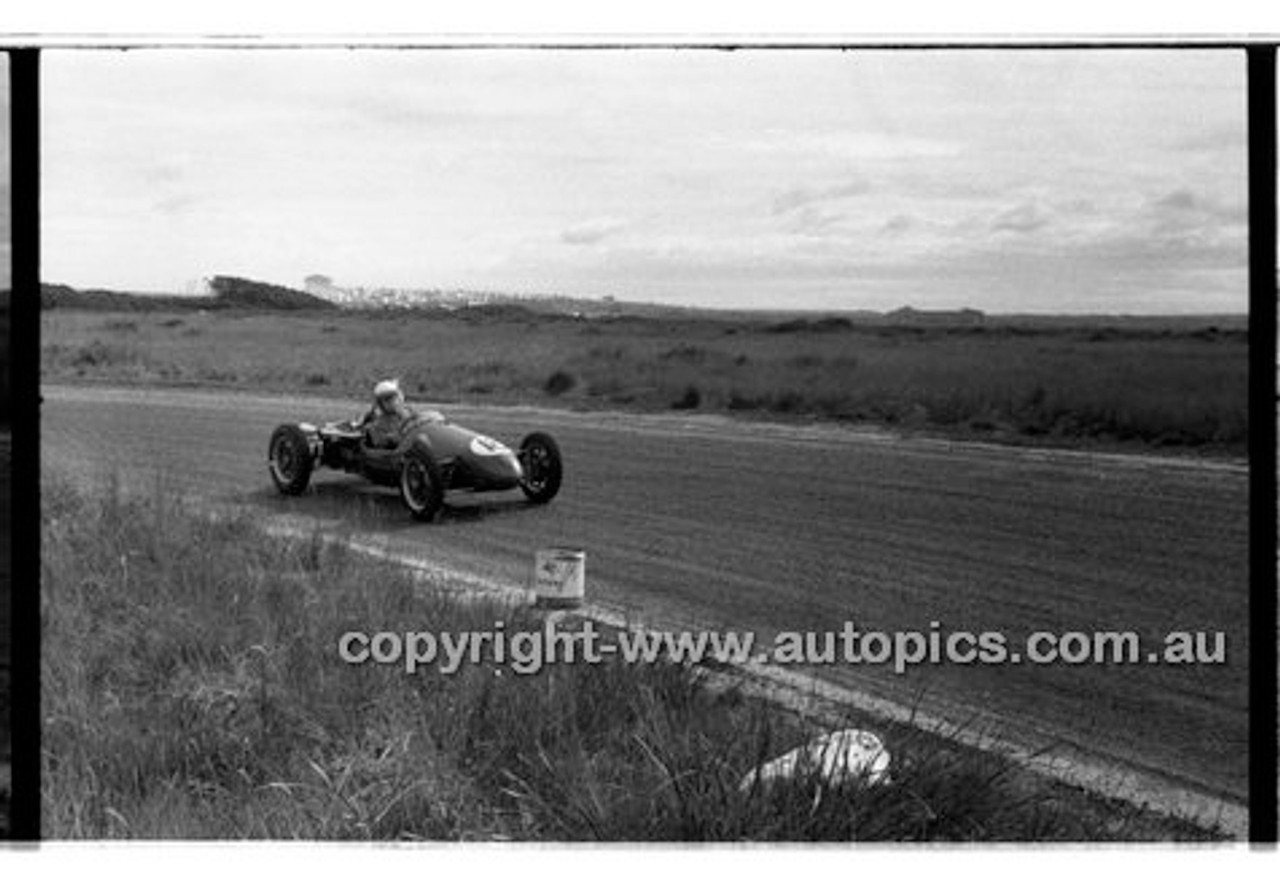 Phillip Island - 22nd April 1957 - Code 57-PD-P22457-081