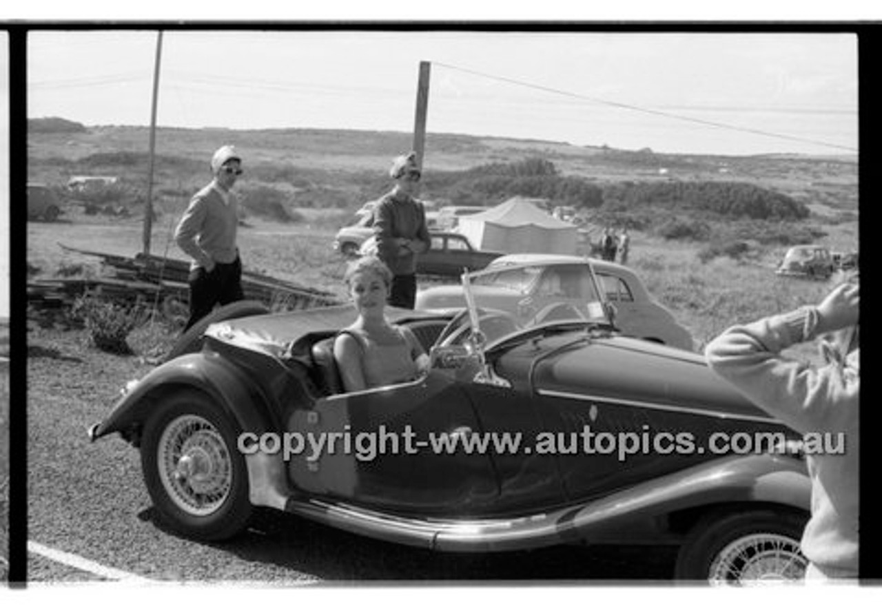 Phillip Island - 1958 - Code 58-PD-PI-58-054