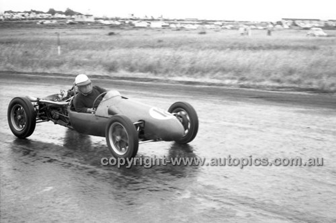 Phillip Island - 1958 - 58-PD-PJan 58-084