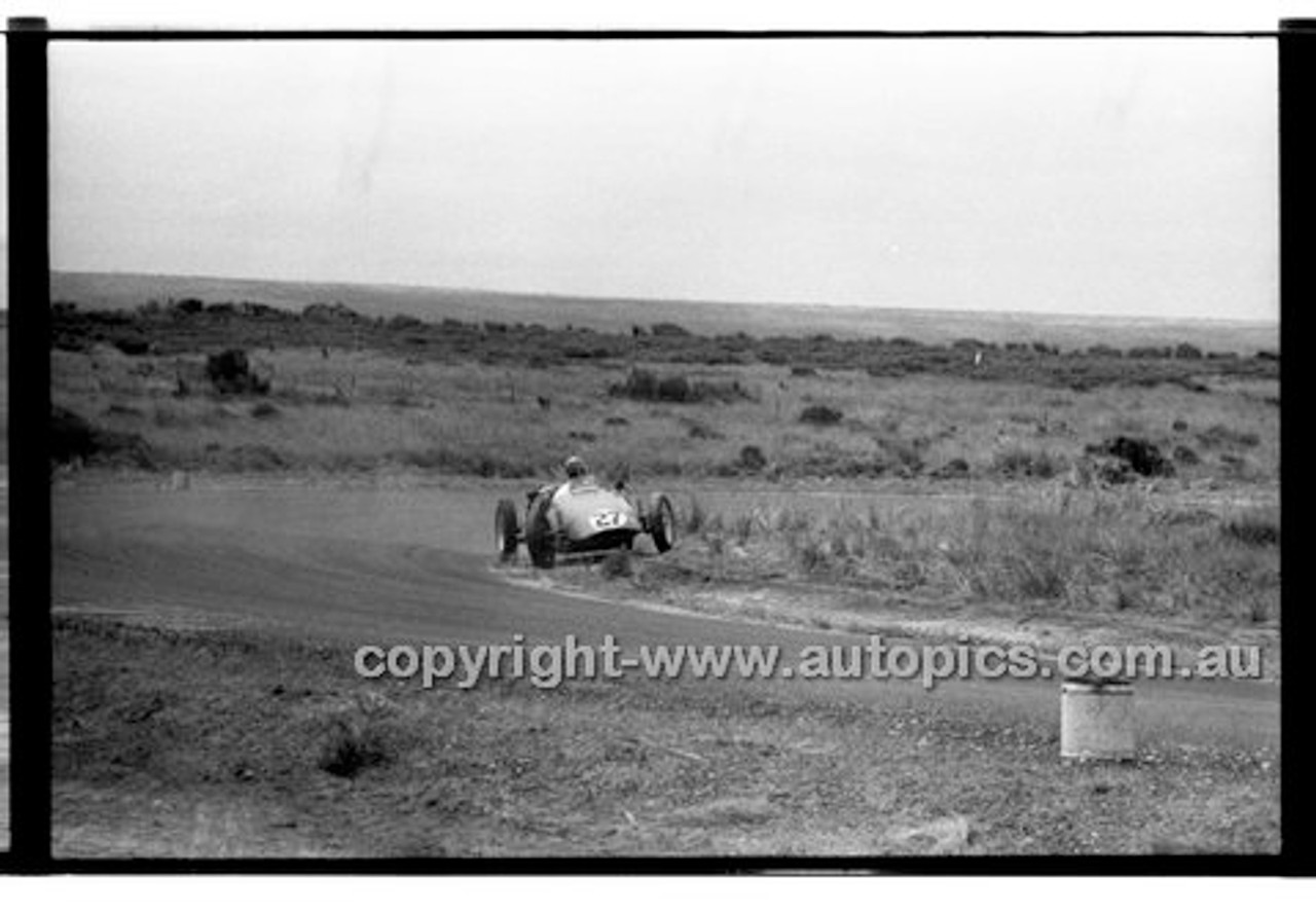 Phillip Island - 26th December 1958 - 58-PD-PI261258-037