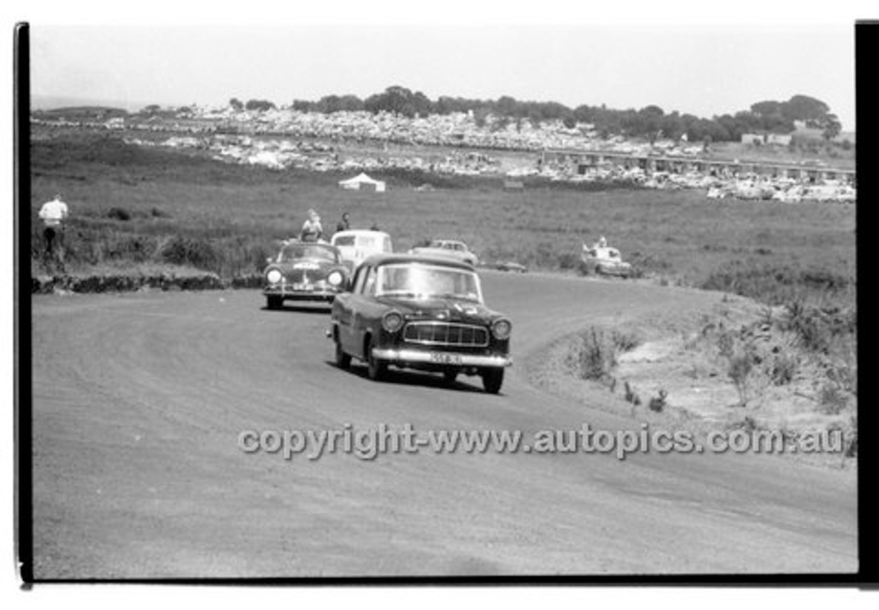 Bob Holden, Repco Holden - Phillip Island - 26th December 1958 - 58-PD-PI261258-053