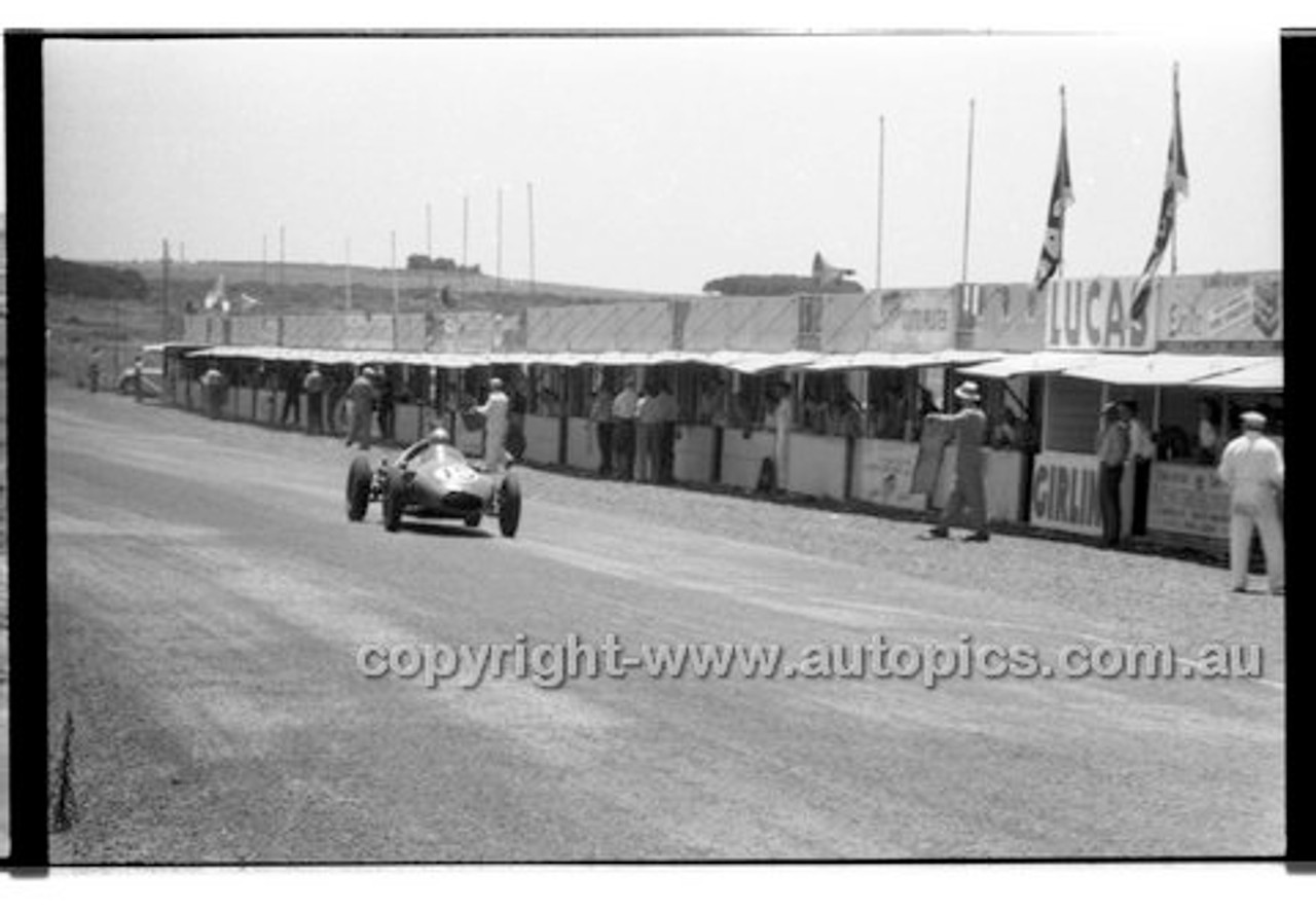 Phillip Island - 26th December 1958 - 58-PD-PI261258-055