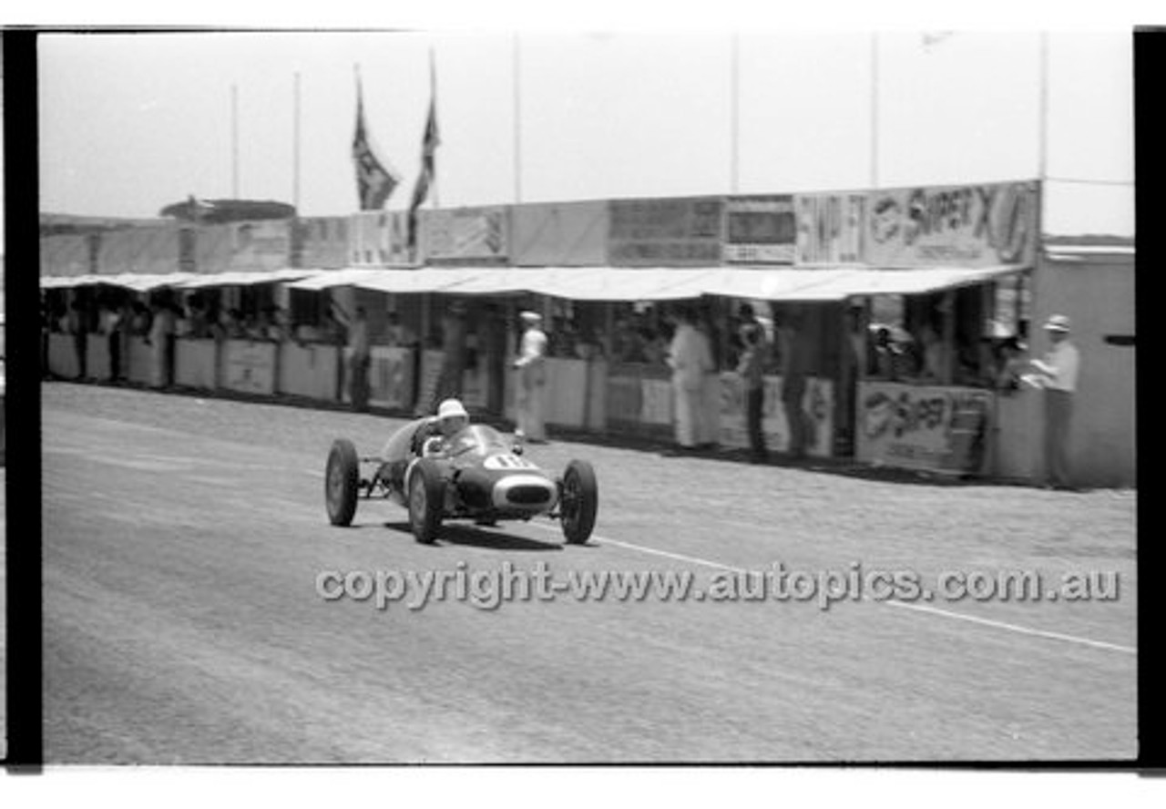 Phillip Island - 26th December 1958 - 58-PD-PI261258-057