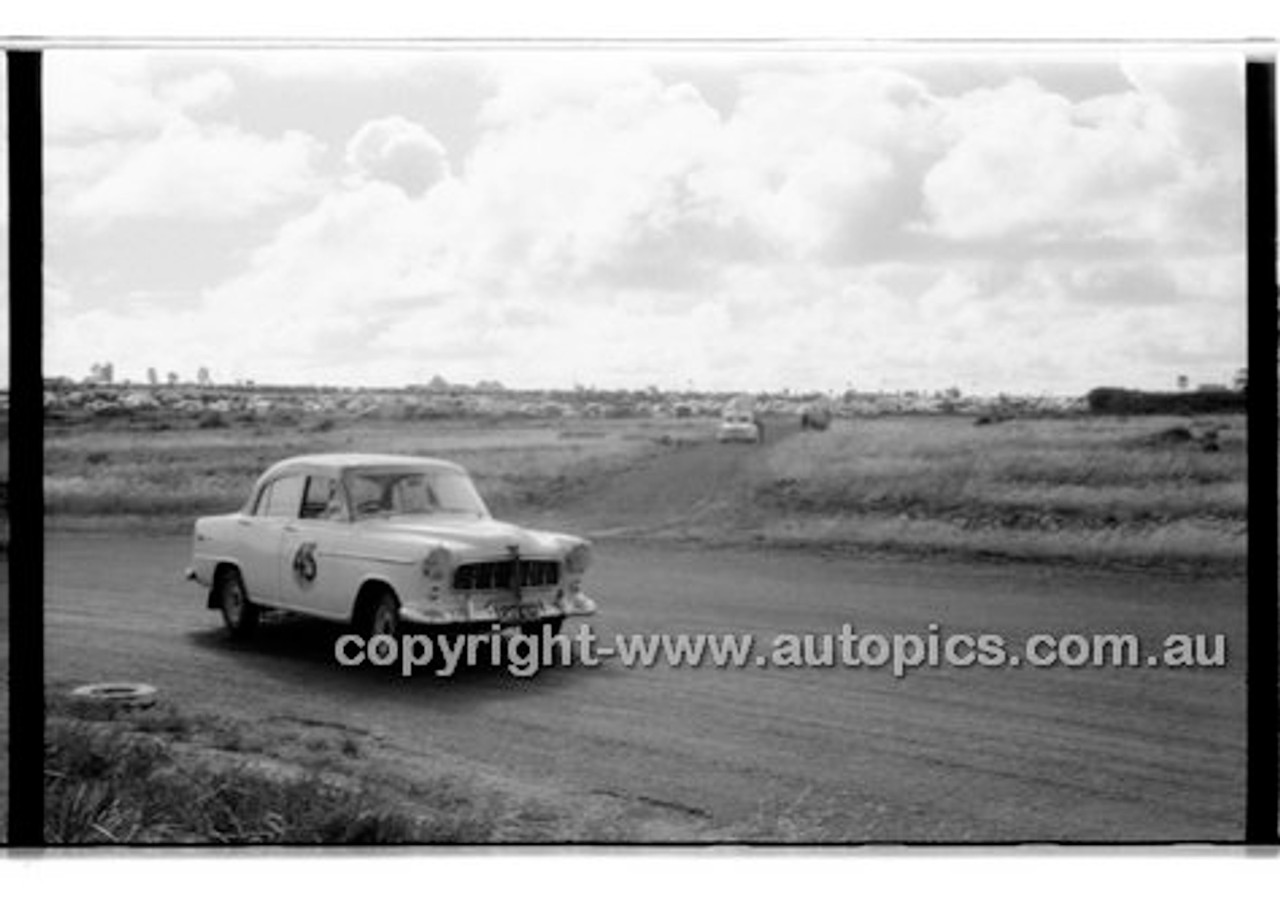 H. Lawrence, Holden - Phillip Island - 13th December  1959 - 59-PD-PI231259-150