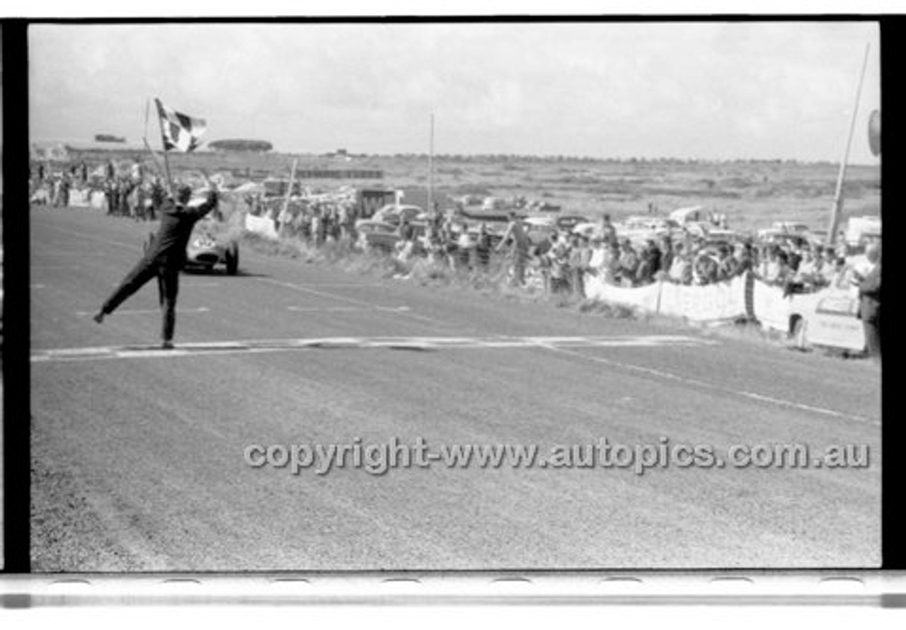 Phillip Island - 13th December  1959 - 59-PD-PI231259-192