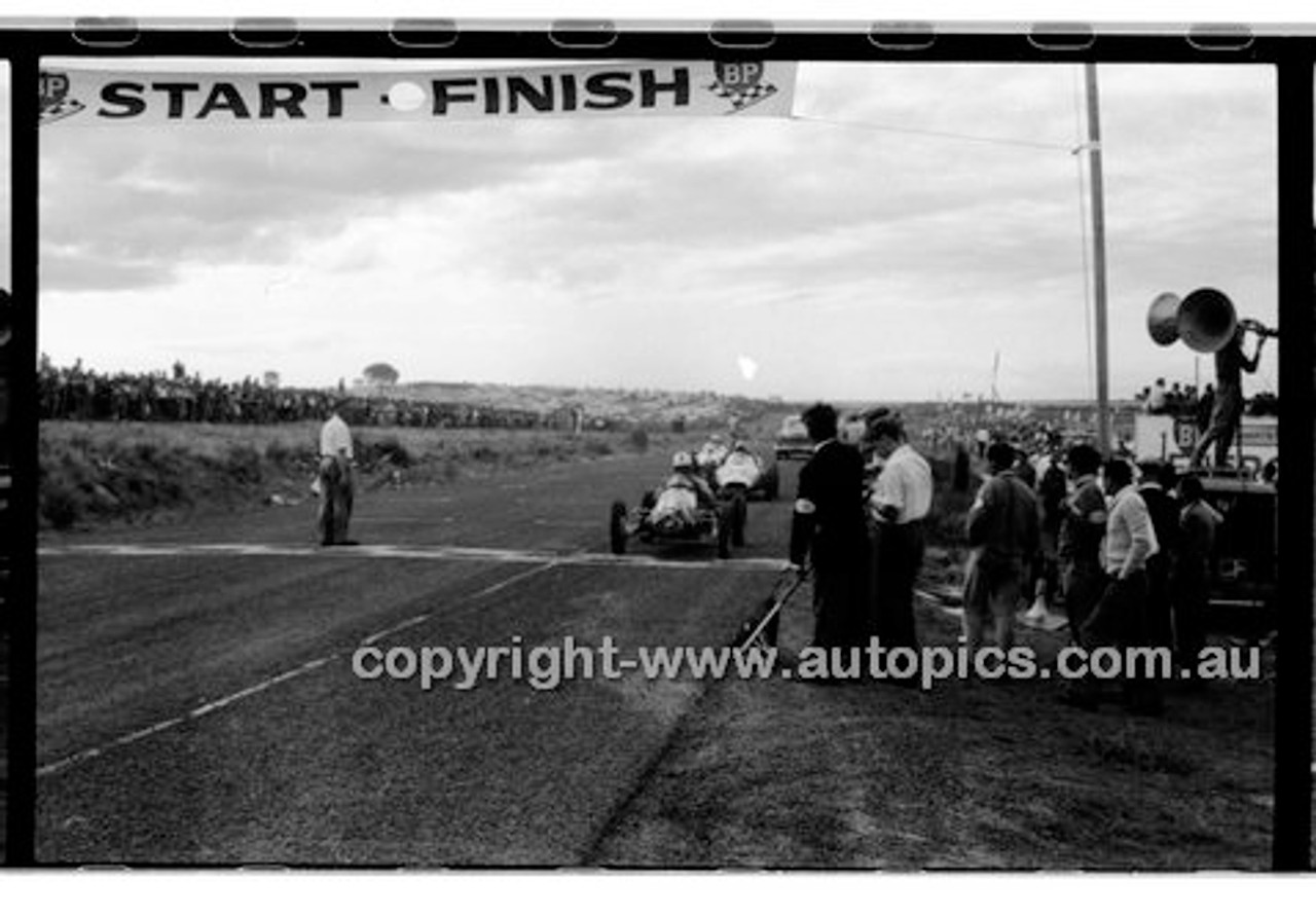 Phillip Island - 14th March 1960 - 60-PD-PI14360-088