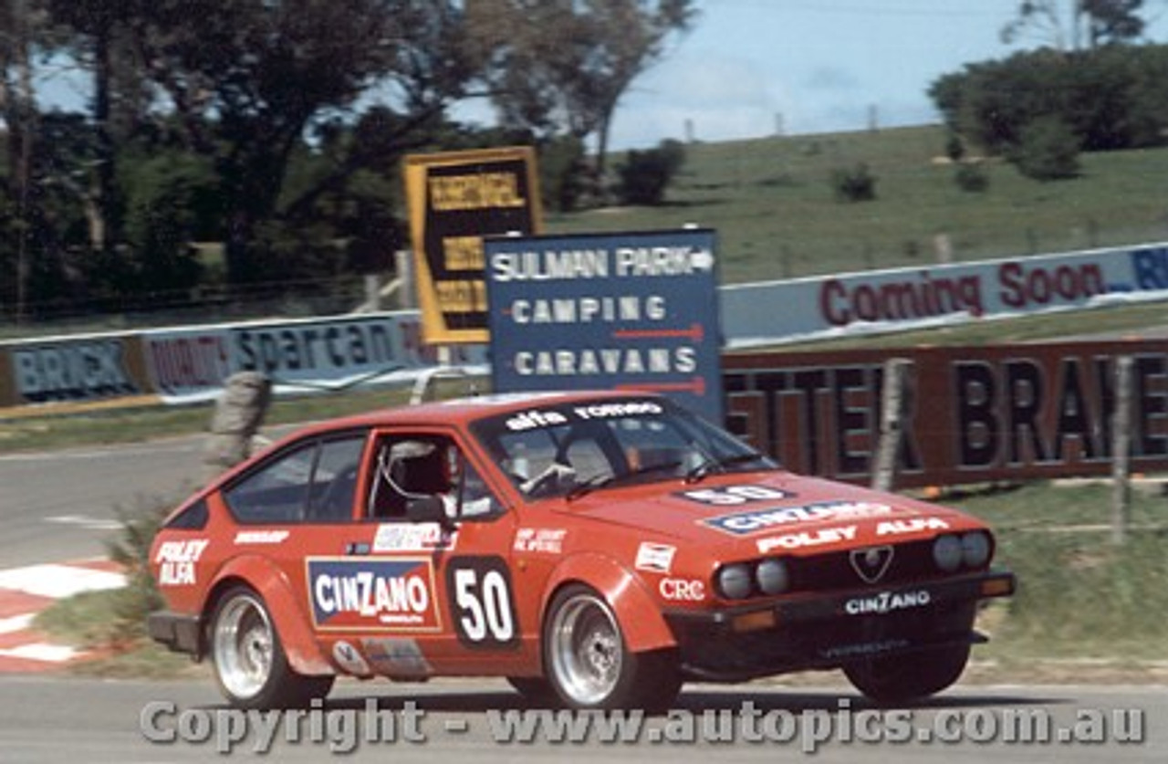 81727 - G Laggatt / P. Mc Donell - Alfa Romeo Alfetta GTV - Bathurst 1981