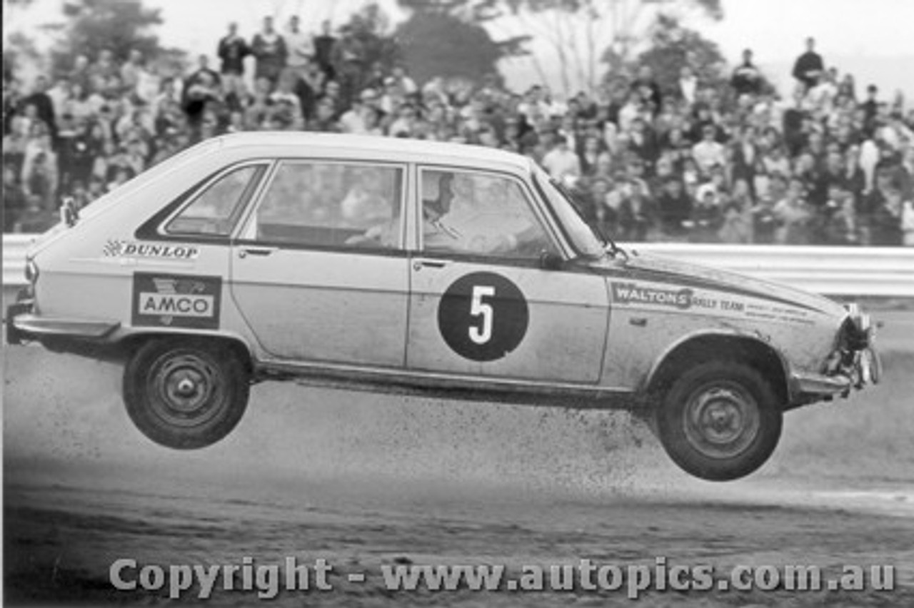 69954 - Bob Watson Renault - Calder Rallycross 1969