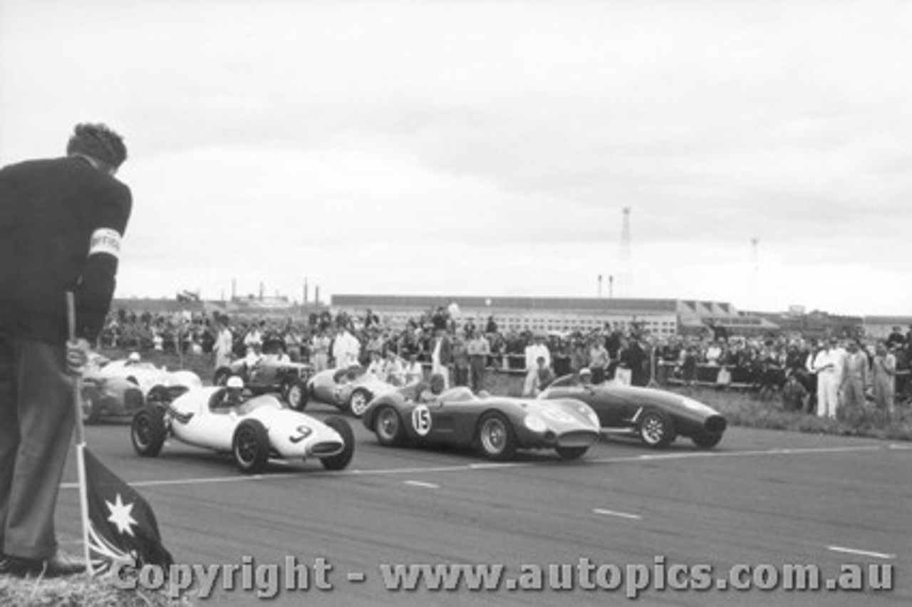 58522 - Start of the Victorian Road Race Championships - Front Row E. Gray Tornado / B. Jane Maserati 300s / B. Patterson Cooper Climax - Fishermen s Bend 1958