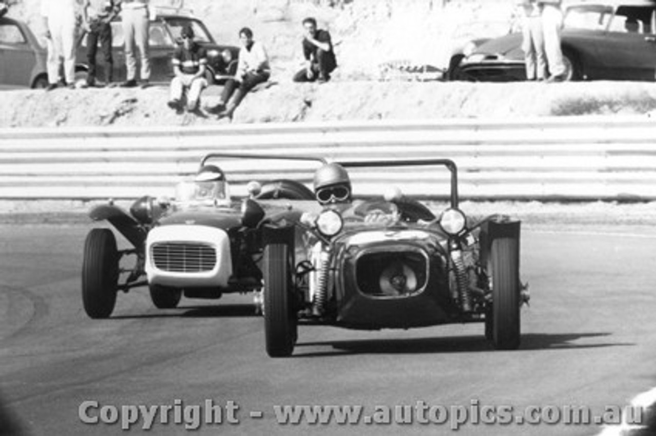 67443 - S. Leigh Nota / G. Harris Lotus Super Seven Ford - Amaroo Park 1967