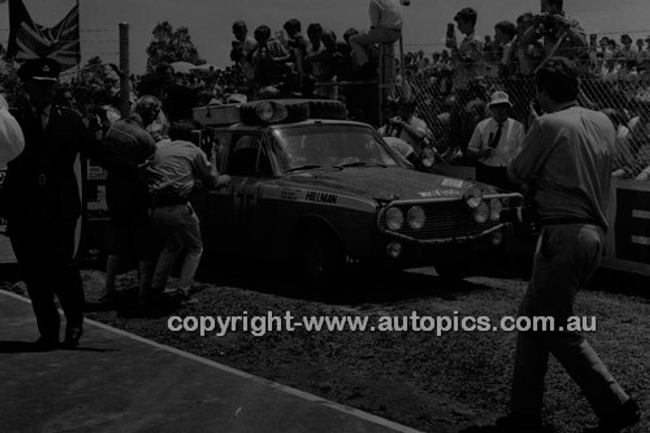 London to Sydney Marathon 1968 - Code - 68-London to Sydn-015