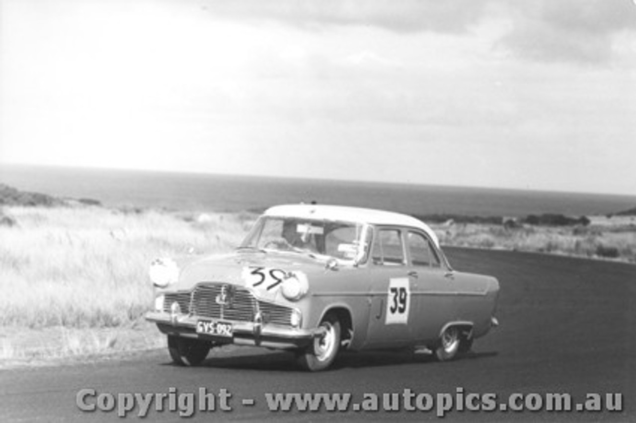 62005 - D. Lummis Zephyr - Phillip Island 1962