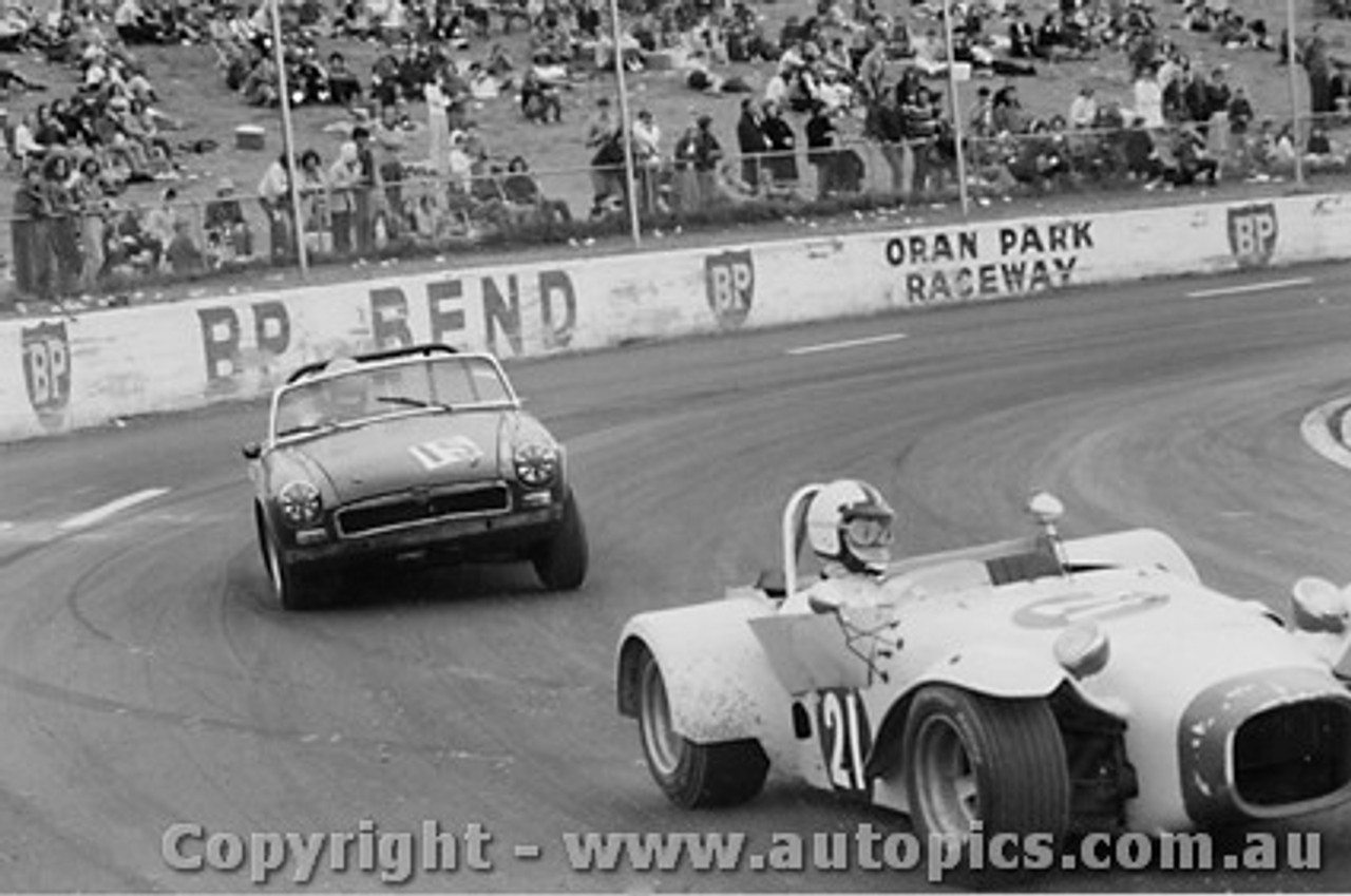 72411 - V. Meleca Elfin  & A. Wood MGB - Oran Park 1972