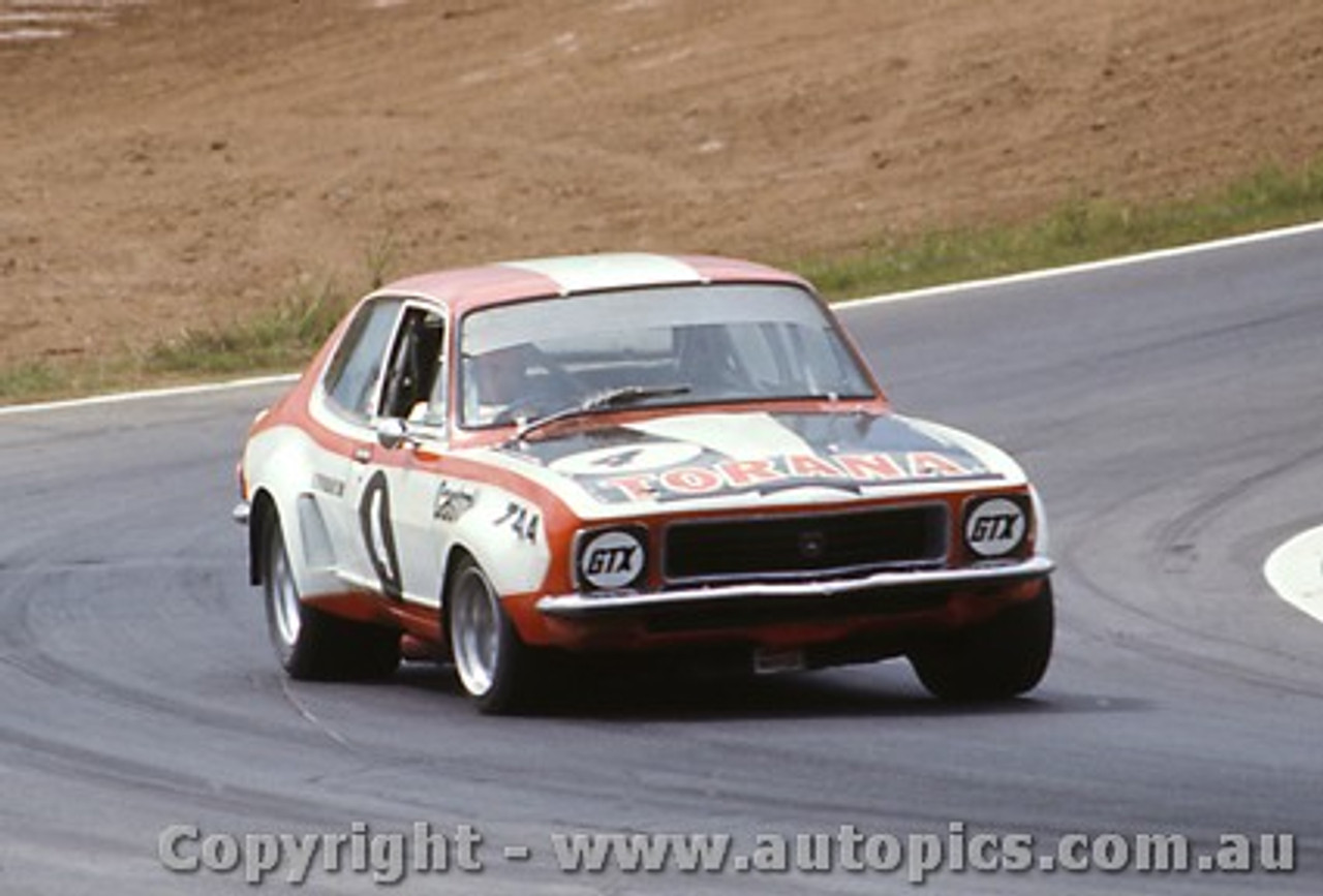 74056 - Colin Bond  Holden Torana V8 - Oran Park 1974 - Photographer David Blanch