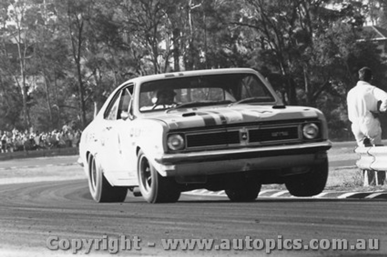 70109 - Norm Beechey Holden Monaro - Warwick Farm 1970