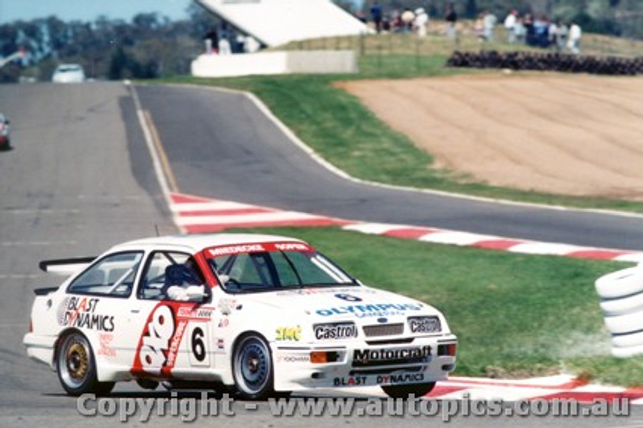 88712  - A. Miedecke / S. Soper   Ford Sierra RS500 - Bathurst 1988