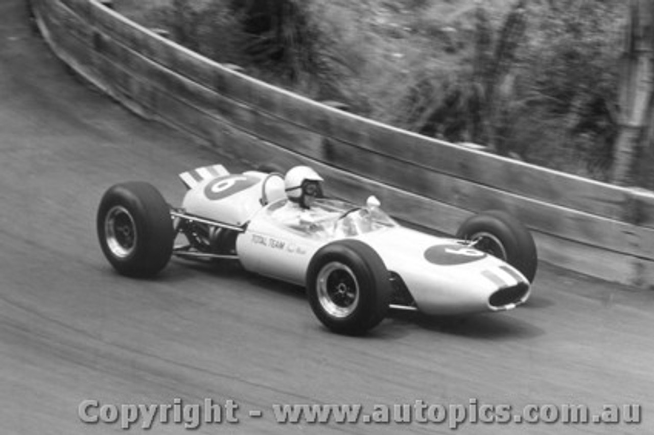 64517 - Frank Matich  Brabham Climax - Catalina Park Katoomba 1964