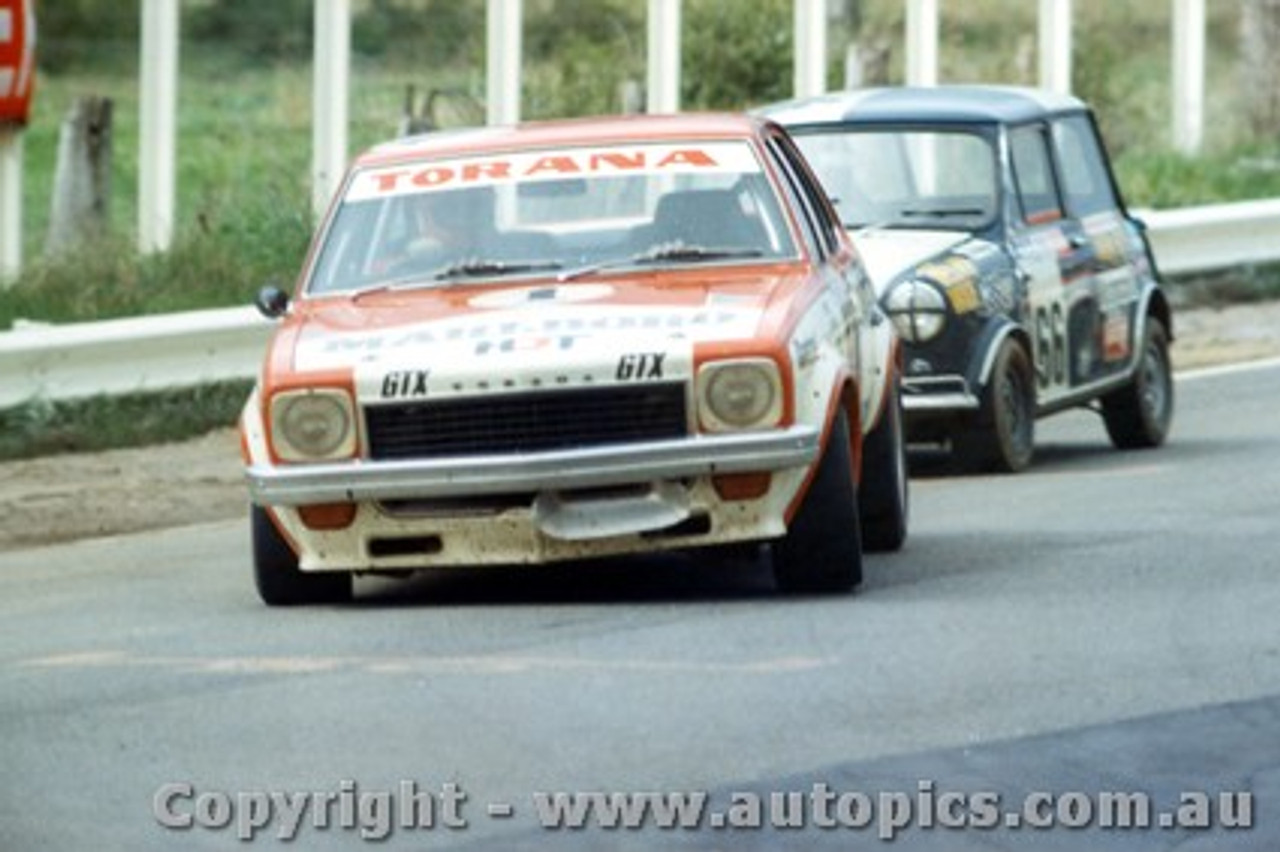 74726  -  P. Brock / B. Sampson Holden Torana SLR5000 - J. Leighton/ J. Dellaca Morris Cooper S -  Bathurst 1974