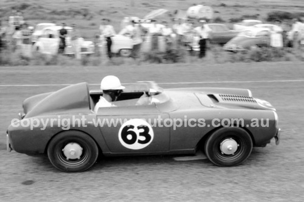 59633 -  Paul Samuel Berkeley Sports -  Phillip Island 23th December 1959 - Photographer Peter D'Abbs