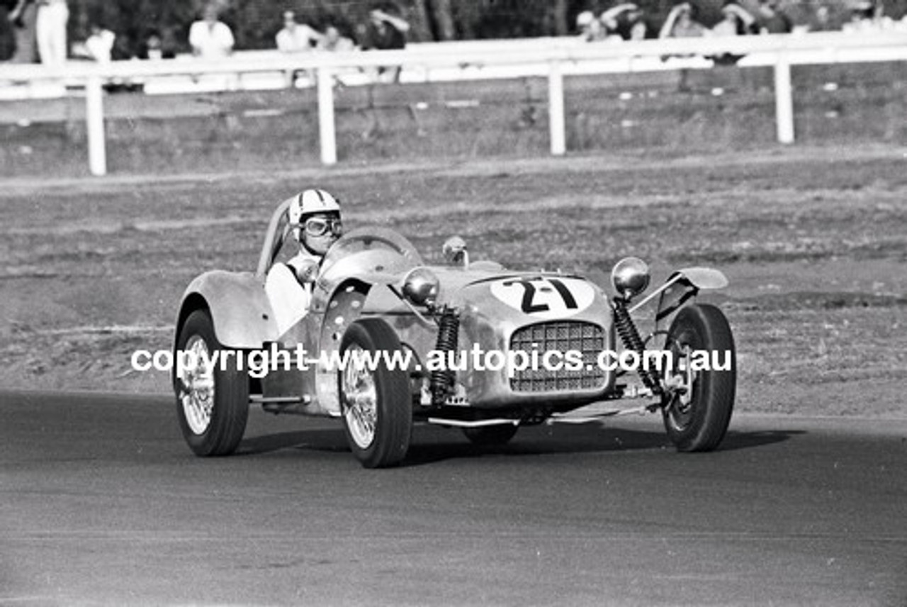 70858 - Graham Howard, Lotus 6 - Warwick Farm 1970 - Photographer Lance Ruting