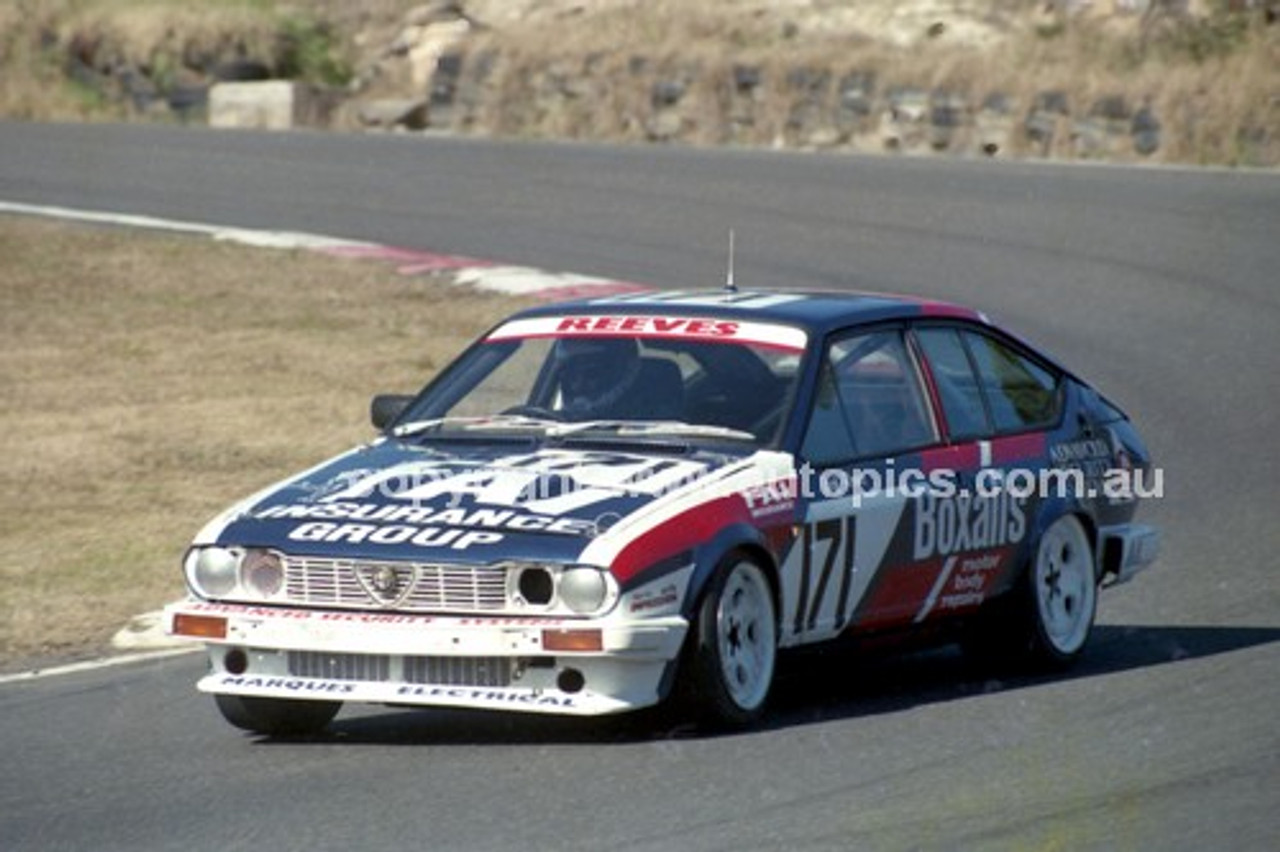 89542 - Geoff Reeves, Alfa GTV6 - Amaroo Park 6th August 1989 - Photographer Lance J Ruting