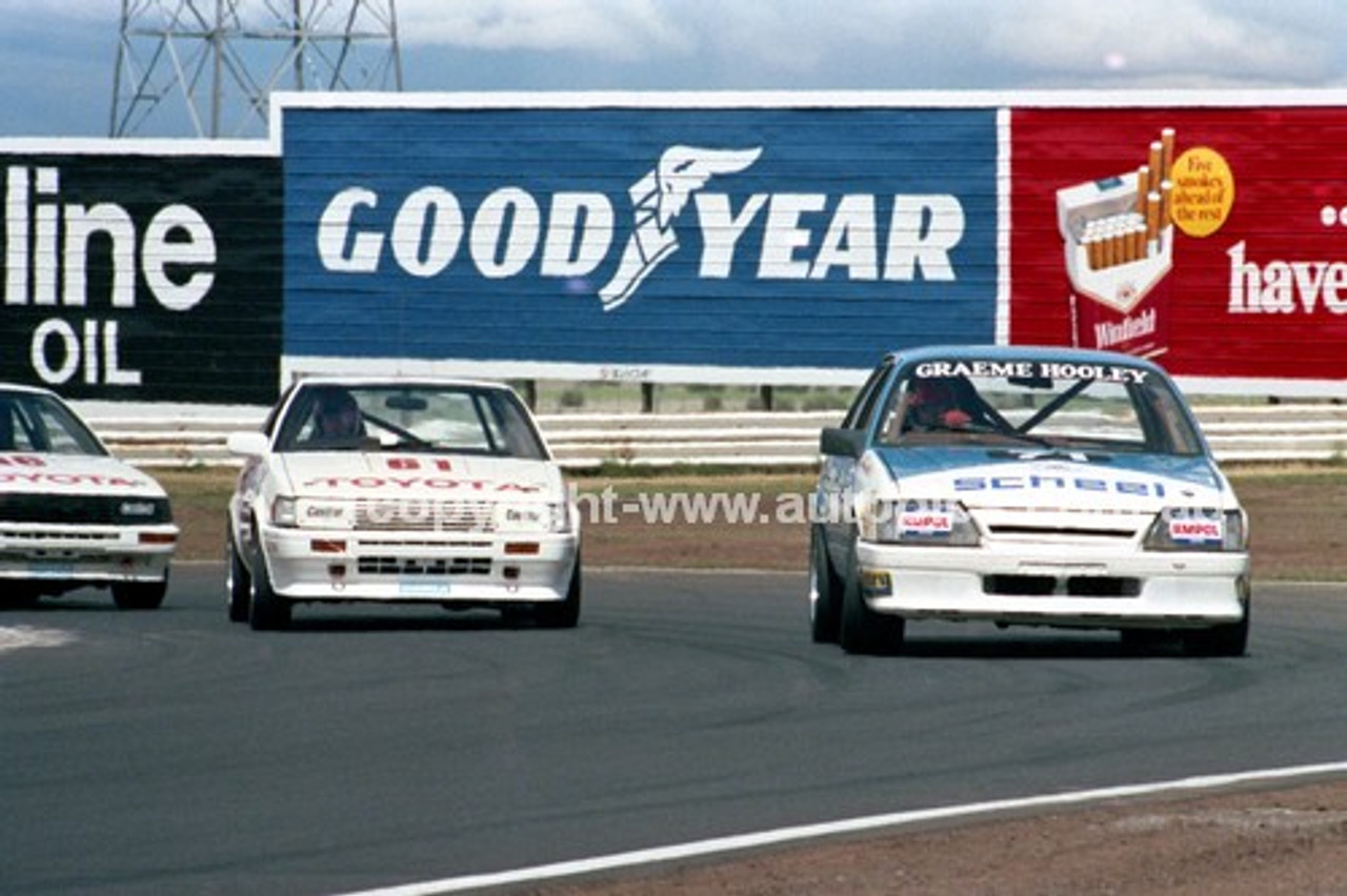 86083 - Graeme Hooley, Commodore  - Calder 1986 - Photographer Peter D'Abbs