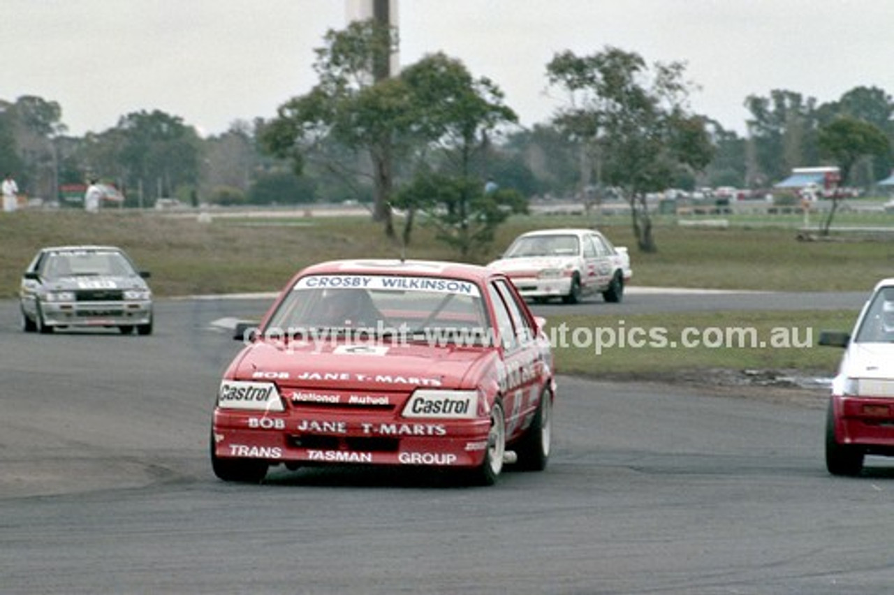 86075 - Graeme Crosby / Wayne Wilkinson, Commodore  - Sandown Castrol 500 1986 - Photographer Peter D'Abbs