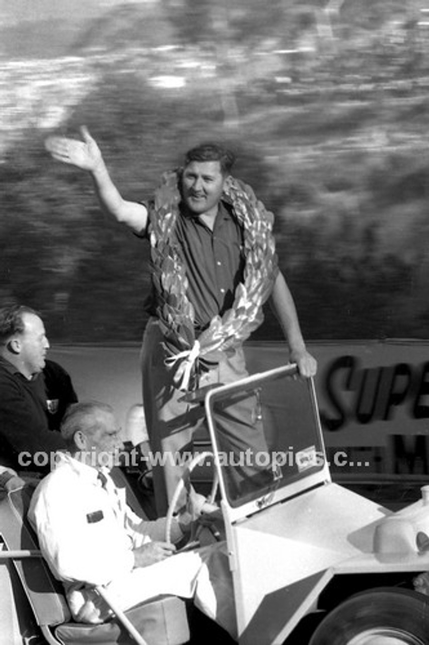 65130 - Norm Beechey, Ford Mustang - Catalina Park Katoomba 13th June 1965- Photographer Lance J Ruting