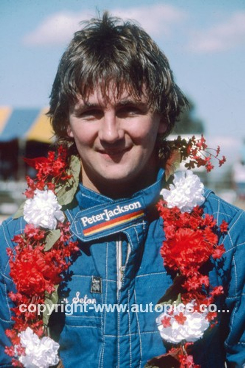 900098 - Glenn Seton - Photographer Ray Simpson