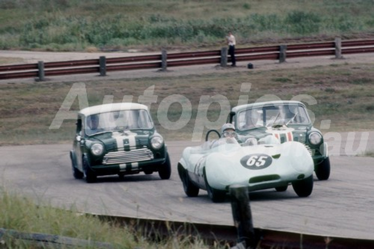 68255 - Not sure of #65 - Brian Foley, Broadspeed, John French, Mini - Lakeside 1968 - Photographer John Stanley.