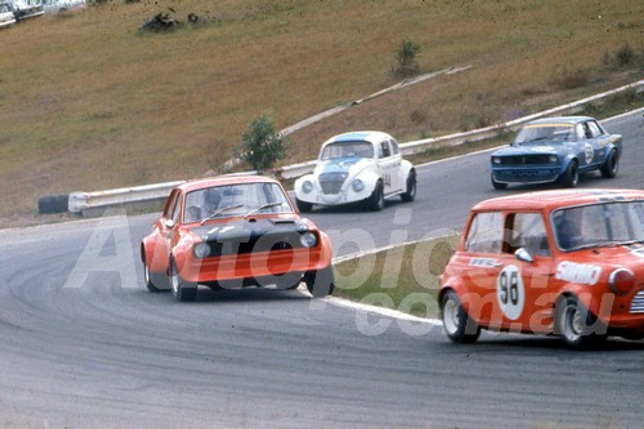 701063 -   John Simmons Morris Mini & Graham Ryan Torana - Oran Park 1970 - Photographer Bob Jess