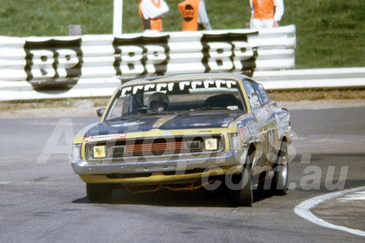 73917 - Ray Kaleda & Peter Granger - Valiant ChargerE49 - Hardie Ferodo 1000 Bathurst 1973 -  Photographer Bob Jess