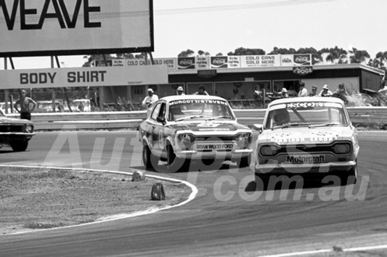 75183 - Ken Harrison & Jim Murcott, Ford Escort - Calder 1975 - Photographer Peter D'Abbs