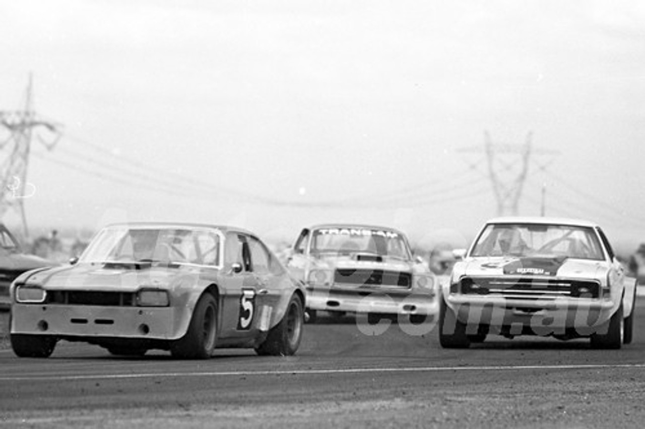 76152 - David Robertson, Capri & John Mann, Cortina - Calder 1976 - Photographer Peter D'Abbs