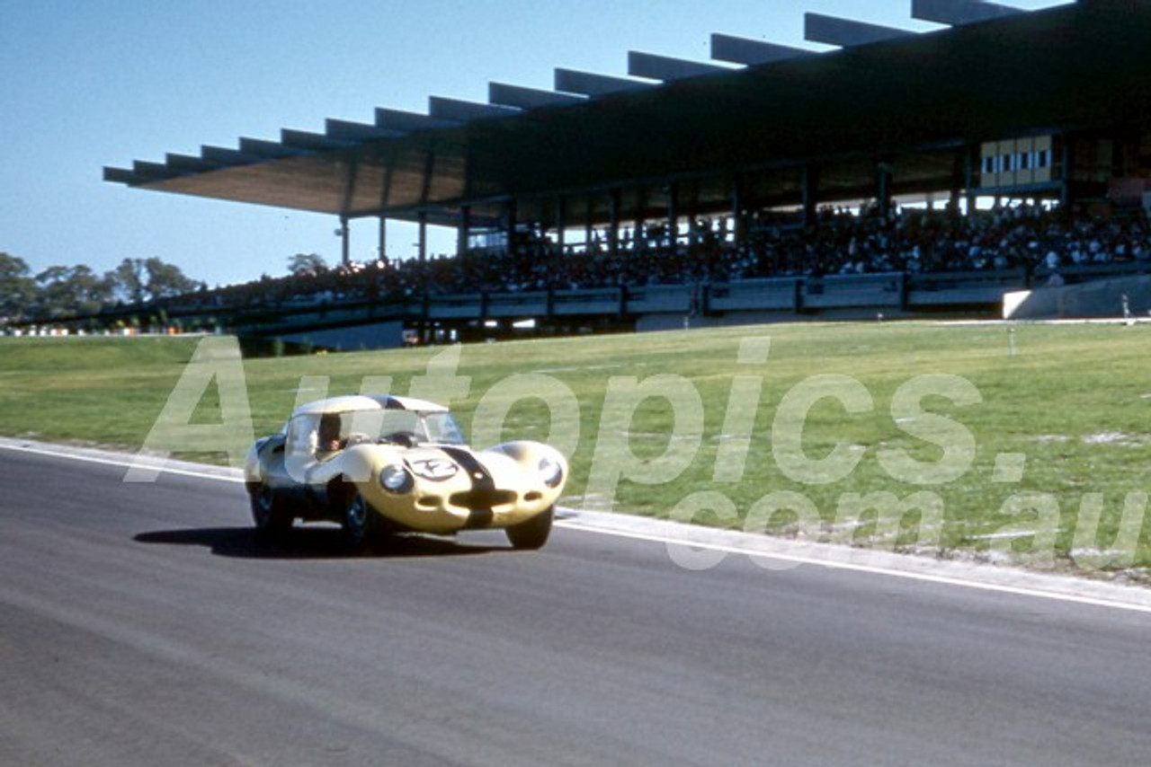 62607 - B. Topen, D Type Jaguar - Sandown 11th March 1962  - Photographer  Barry Kirkpatrick