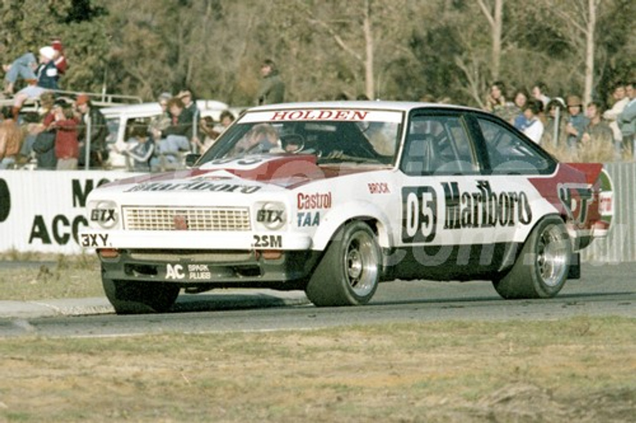 78116 - Peter Brock, Torana A9X - Wanneroo ATCC 7th May 1978 - Photographer Tony Burton