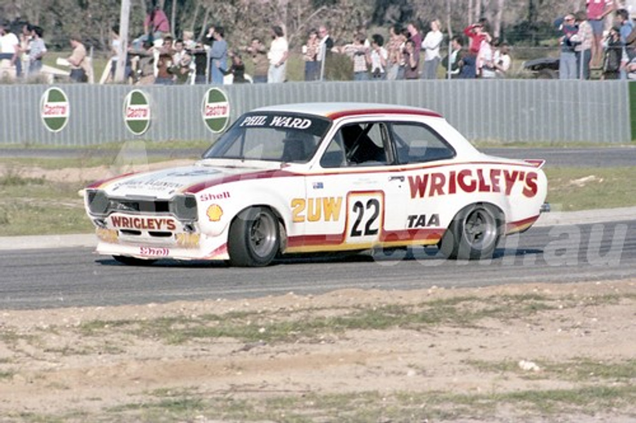 78124 -  Phil Ward, Escort  - Aust. Sports Sedan Champs.  - Wanneroo 18th June 1978 - Photographer Tony Burton