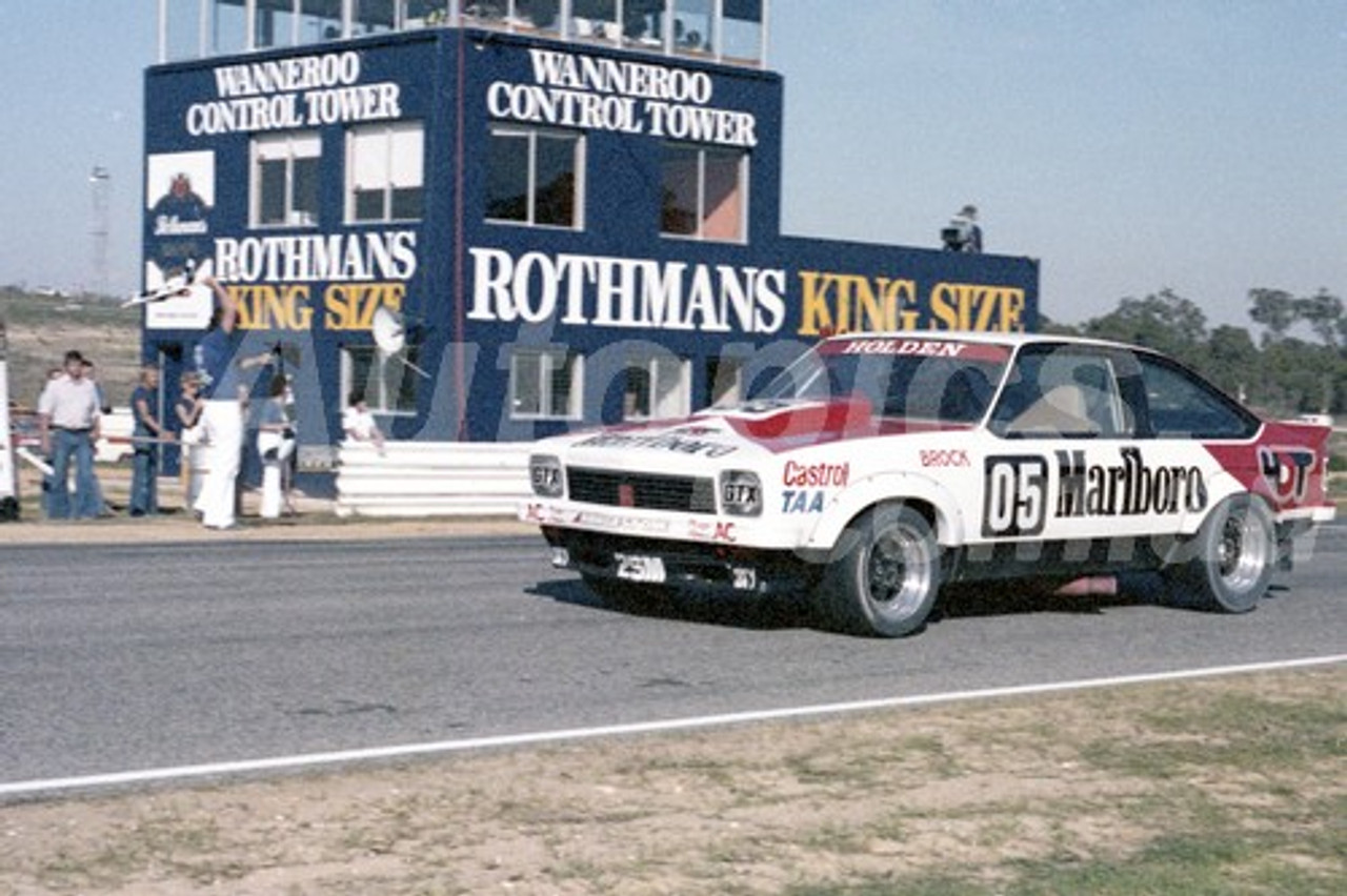 79102 - Peter Brock, Torana A9X - ATCC - Wanneroo 6th May 1979 - Photographer Tony Burton