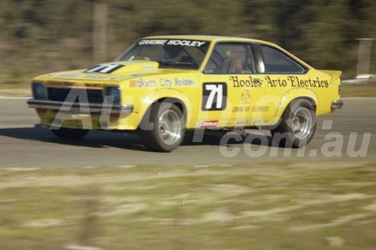 80105 - Graeme Hooley Torana A9X - Wanneroo 6th July 1980 - Photographer Tony Burton