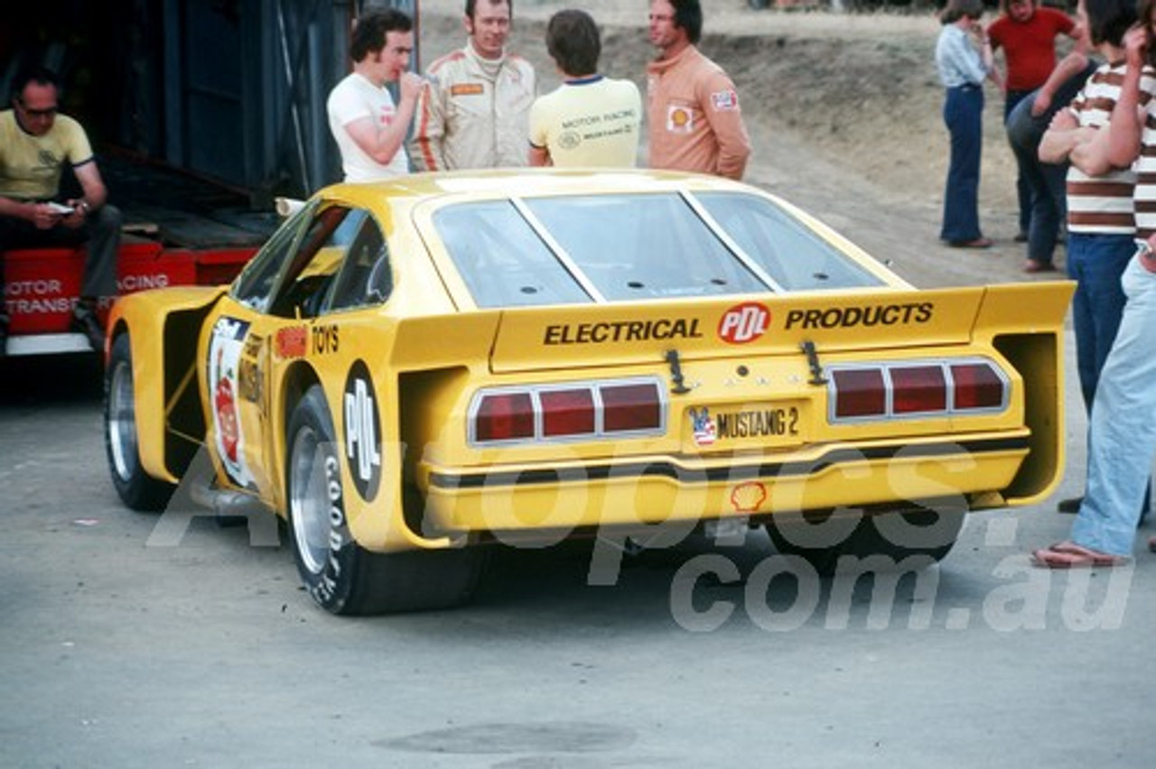 77122 - Leo Leonard, Mustang  - Baskerville 20th March 1977 - Photographer Keith Midgley