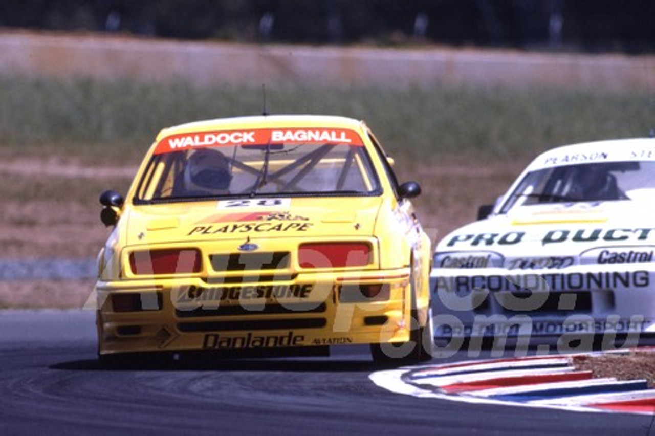 90031 - Kevin Waldock, Ford Sierra RS500 - Eastern Creek 1990 - Photographer Ray Simpson