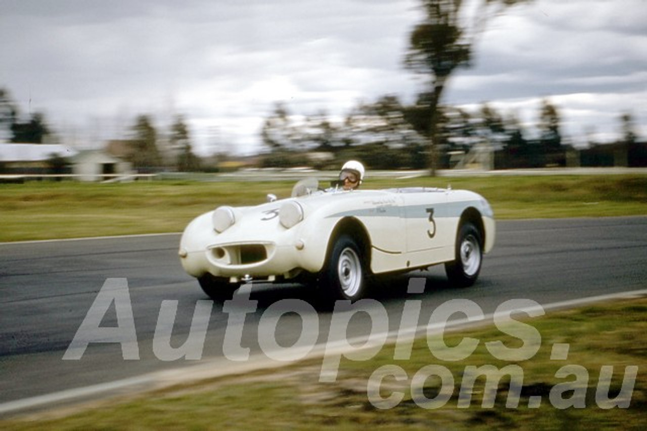 61035 - Ron Haylen - Austin Healey Sprite - Warwick Farm 1961 - Photographer Peter Wilson