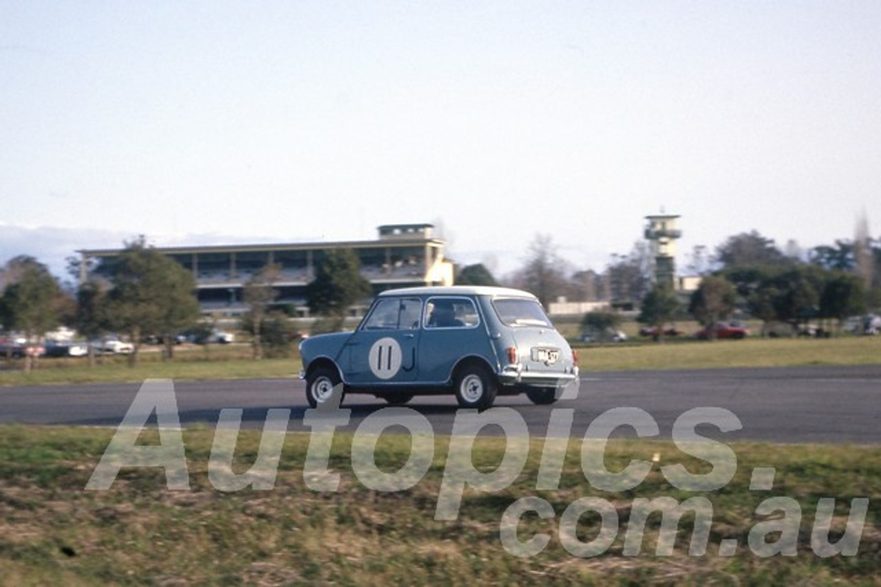 63039 - John French, Morris Cooper - Warwick Farm 1963 - Photographer Peter Wilson