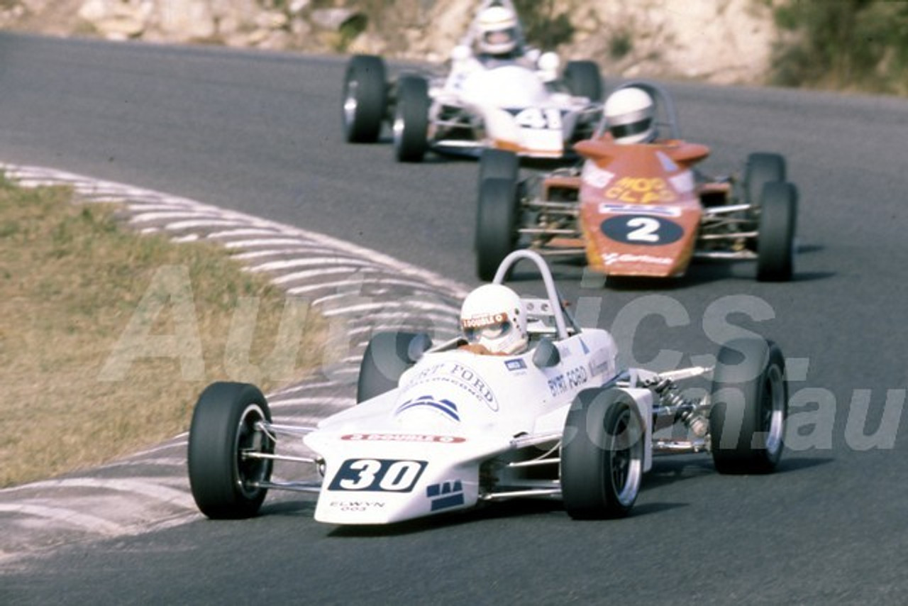 82101 - Geoff W al t ers, Elwyn & Don Bretland, Van - Dieman - Formula Ford - Amaroo Park 1982  - Photographer   Lance J Ruting