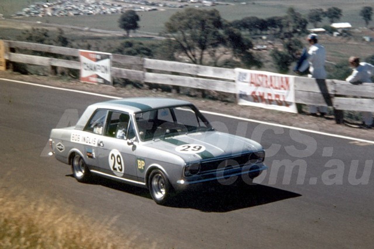 69667 - Bob Inglis, Ford Cortina - Bathurst 1969 - Photographer Lance Ruting