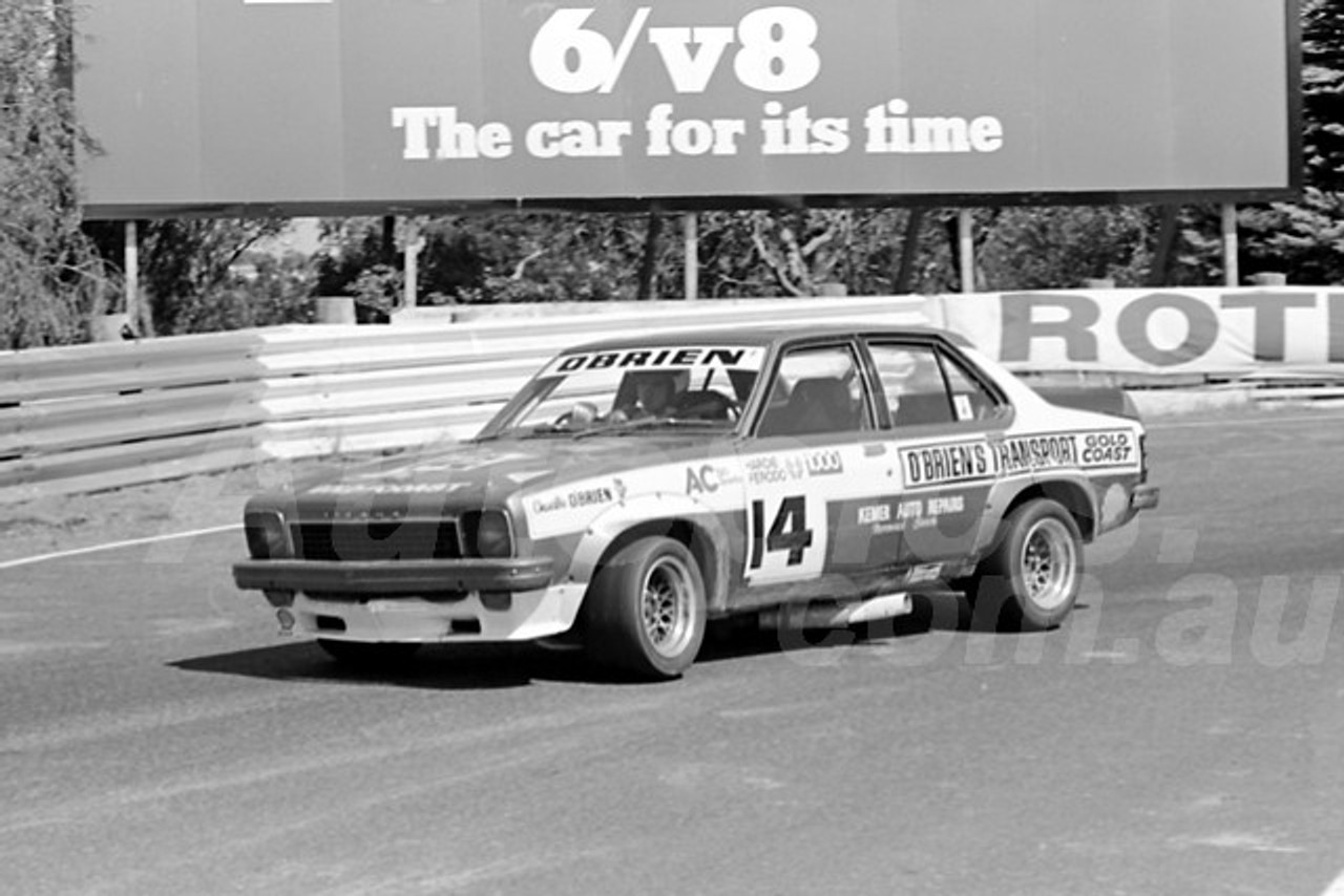 76168 - Charlie O'Brien, Torana SLR 5000 - Sandown 15th February 1976 - Photographer Peter D'Abbs